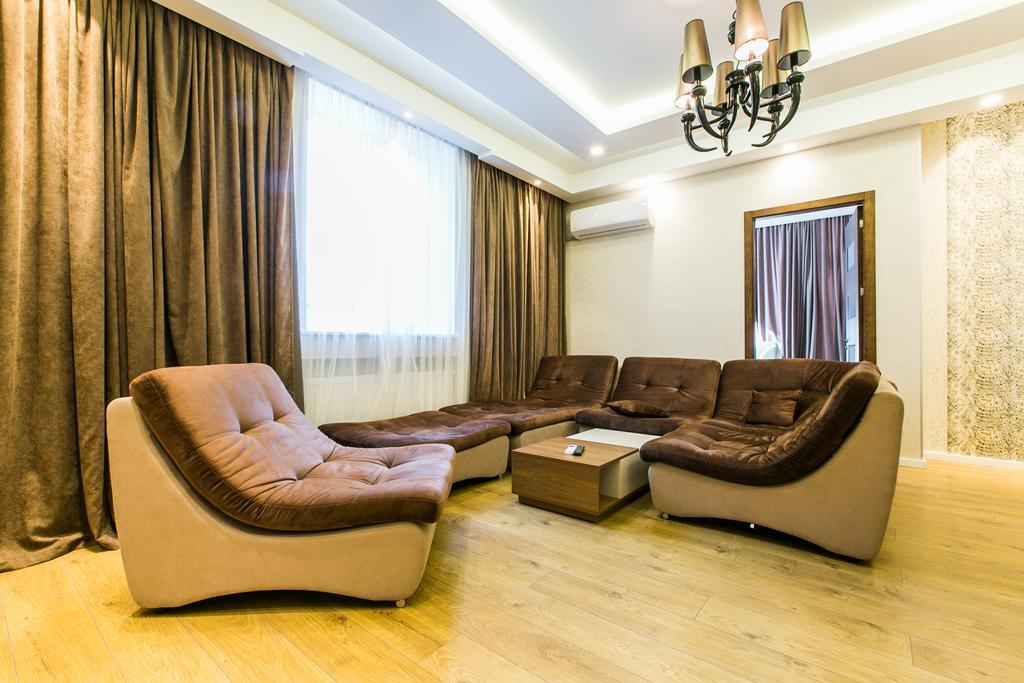 Sweet Home 3 At Freedom Square Tbilisi Exterior photo