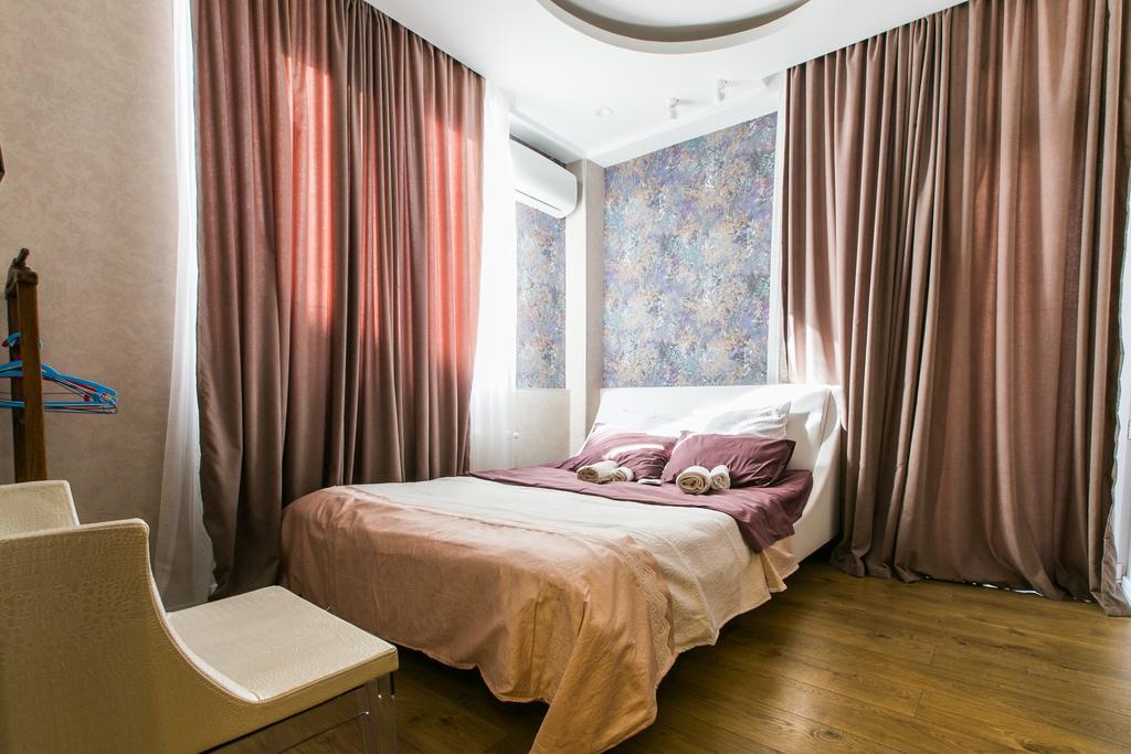 Sweet Home 3 At Freedom Square Tbilisi Exterior photo