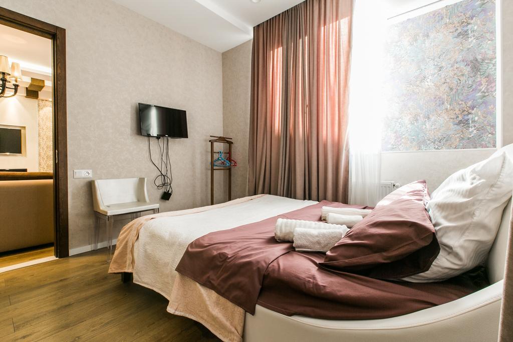 Sweet Home 3 At Freedom Square Tbilisi Exterior photo