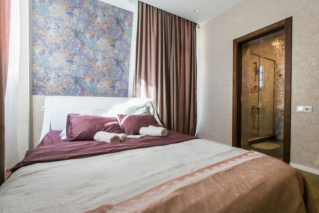 Sweet Home 3 At Freedom Square Tbilisi Exterior photo