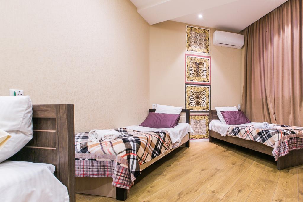 Sweet Home 3 At Freedom Square Tbilisi Exterior photo