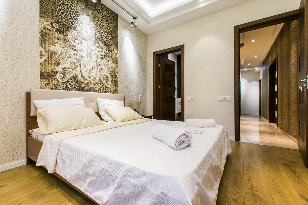 Sweet Home 3 At Freedom Square Tbilisi Exterior photo
