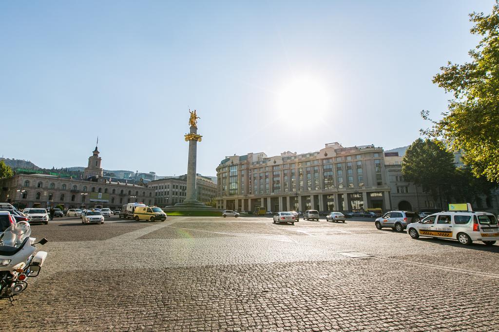 Sweet Home 3 At Freedom Square Tbilisi Exterior photo